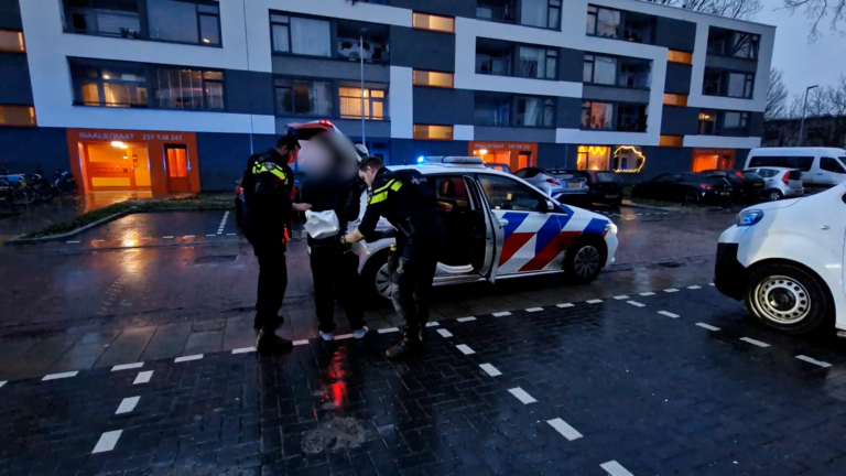 Gewonde Bij Steekpartij In Woning Aan Waalstraat In Oudorp Verdachte