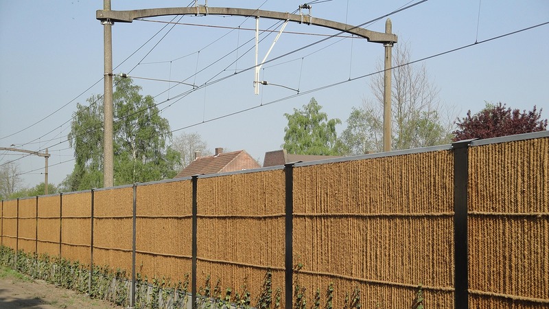 Ruim drie kilometer geluidsscherm langs spoor door Heiloo