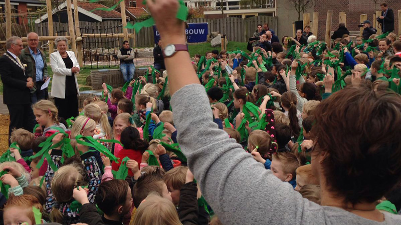 Opening Gezonde Speelplein van OBS De Kennemerpoort op eerste Buitenspeeldag