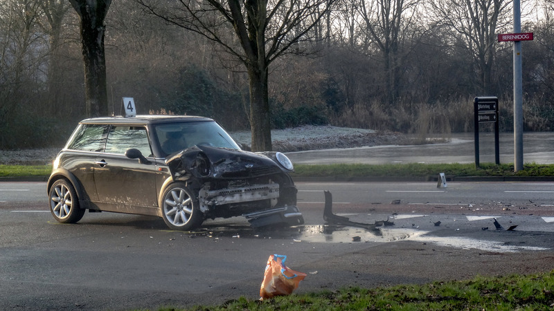 Flinke klapper op Berenkoog, vijf mensen naar ziekenhuis