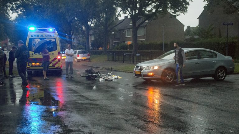 Fieter gewond na aanrijding kruising Rijnstraat/Waalstraat