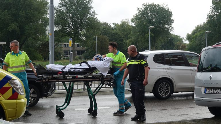 Kind naar ziekenhuis na kop-staartbotsing Helderseweg