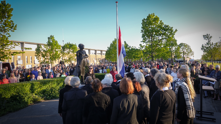 Heerhugowaard herdenkt Nederlandse Oorlogsslachtoffers