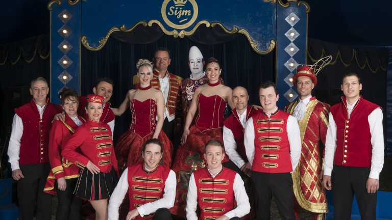 Wintercircus Sijm bouwt tent op in Heerhugowaard ?