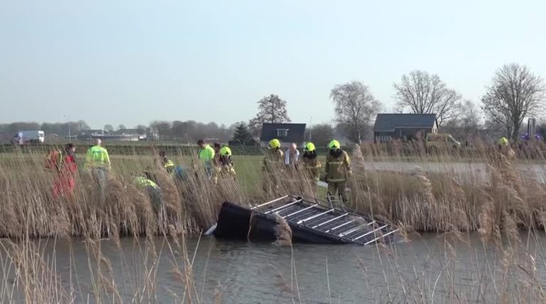 Waardse brandweer zoekt uit nood duikers van buitenaf