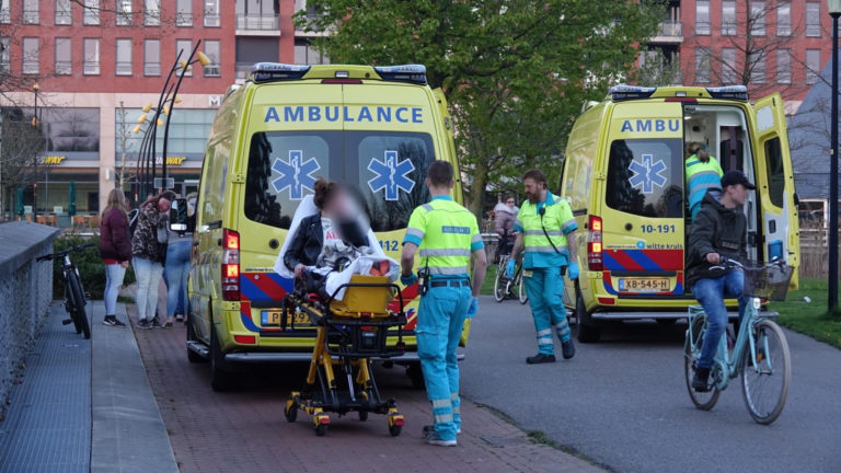 Scooterrijder en passagier gewond bij aanrijding op L’exitpad