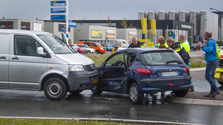 Gewonde bij harde aanrijding op ovotonde N194 – Marconistraat