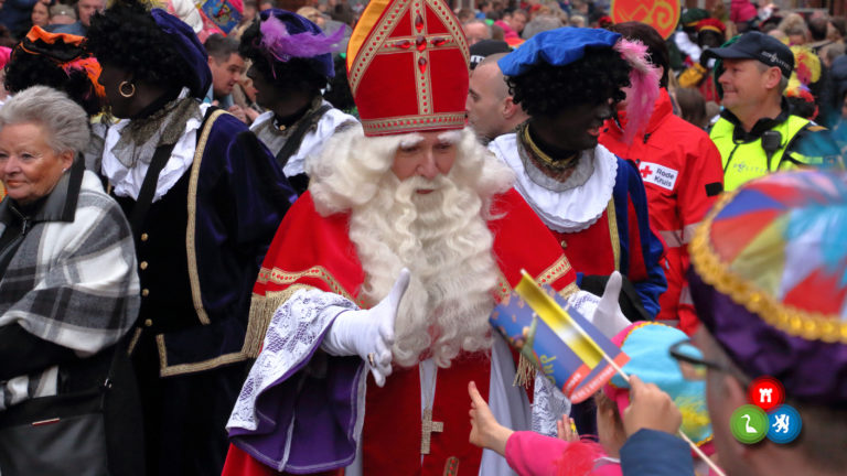 Sint verwelkomd in De Mare door grote massa kinderen en hun ouders