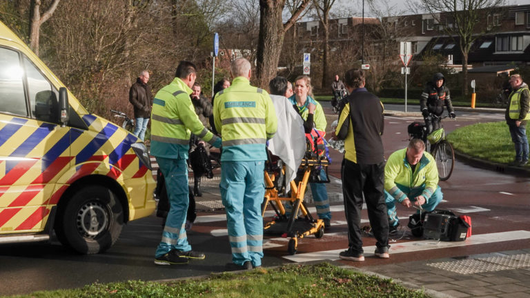 Fietsster gewond bij aanrijding op rotonde Zuidtangent – Parelhof