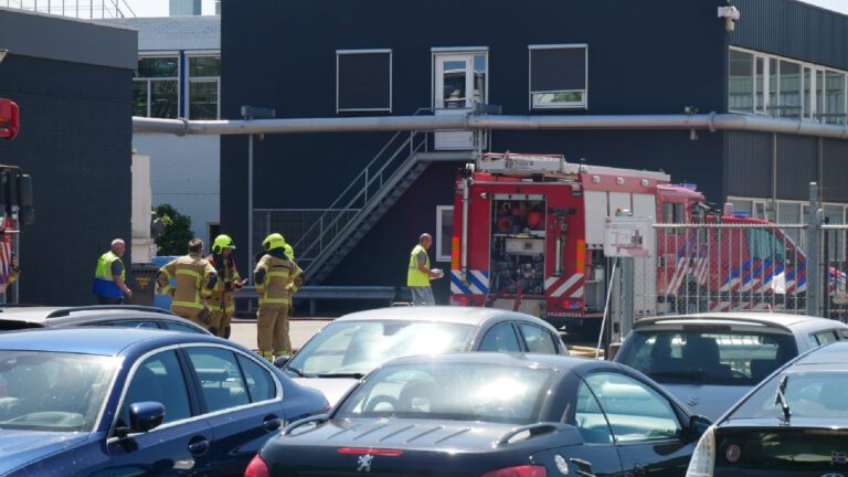 Brandweer rukt groots uit voor brand bij Pepsico in Broek op Langedijk