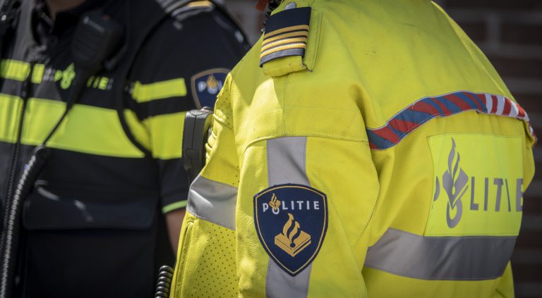 Brom- en snorfietscontrole in Heiloo: “Zorg nou dat alles gewoon klopt!”