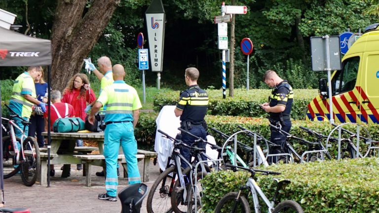 Mountainbiker komt lelijk ten val bij Bergerbos