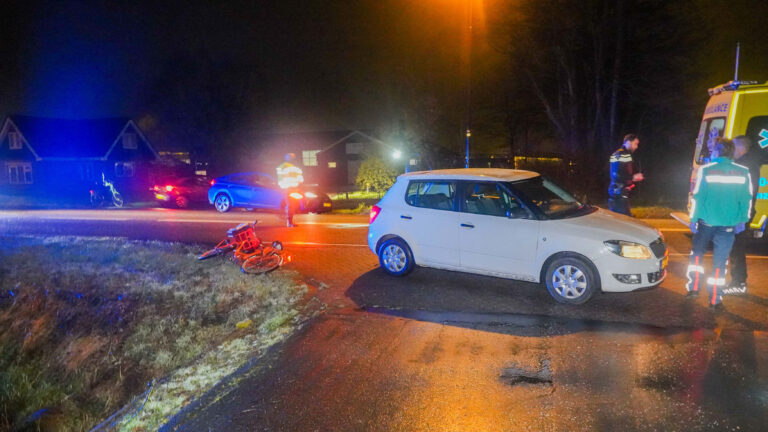 Krantenbezorgster gewond bij aanrijding op Rustenburgerweg in ’t Kruis