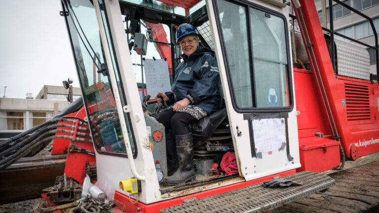 Magentazorg boort eerste paal van nieuw revalidatiecentrum in Oudorp