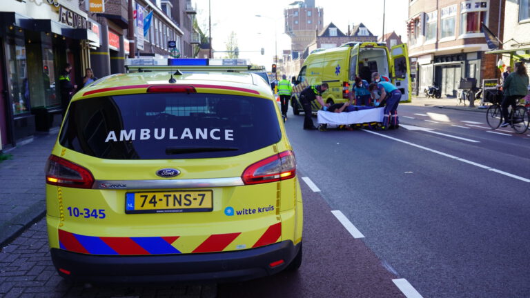 Fietser zwaargewond door aanrijding tijdens oversteken op Scharlo