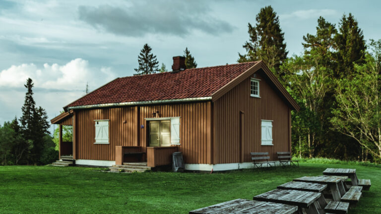 Provincie maakt bewoning van onrendabele vakantieparken in Noord-Holland Noord mogelijk