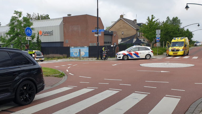 Scooterrijdster gewond bij aanrijding op Industriestraat in Heerhugowaard