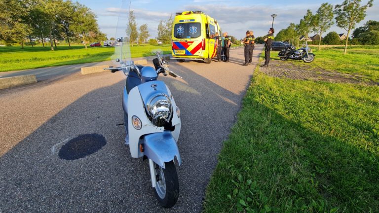 Scooterrijder gewond na aanrijding met auto, mogelijk alcohol in het spel