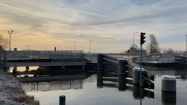 Reparatie Rekervlotbrug kostte een miljoen euro: “Wellicht vergoedt de verzekering”