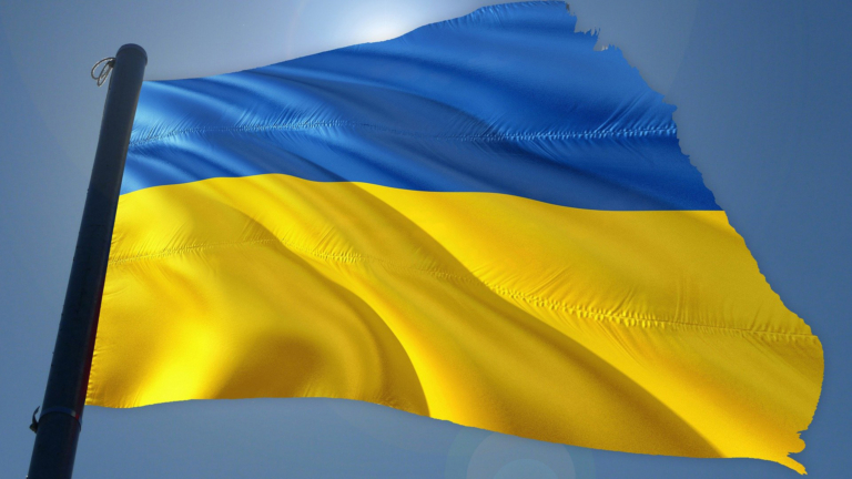 Dijk en Waard blijft vlaggen voor Oekraïne, ondanks motie van Forum voor Democratie