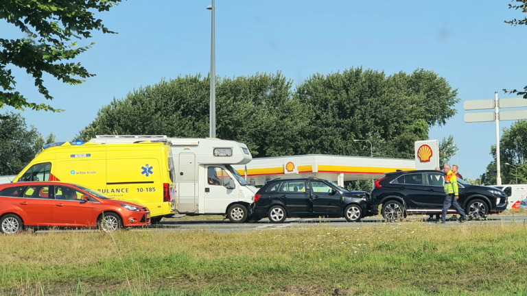 Kop-staartbotsing met camper op A9 bij Kooimeer