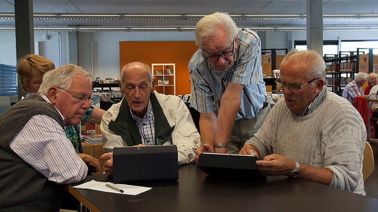SeniorWeb Alkmaar houdt open huis in Bibliotheek Kennemerwaard 🗓