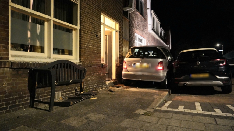 Bestuurder zonder rijbewijs richt grote schade aan in Egmond met geleende auto