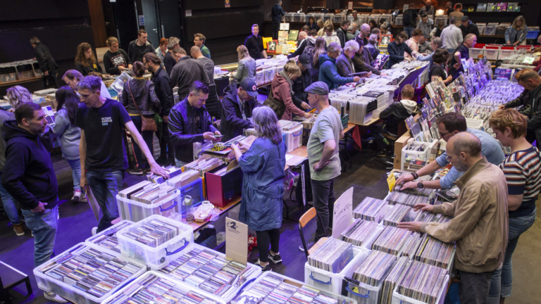 Platenbeurs Vinylly strijkt op 9 oktober weer neer in Podium Victorie 🗓