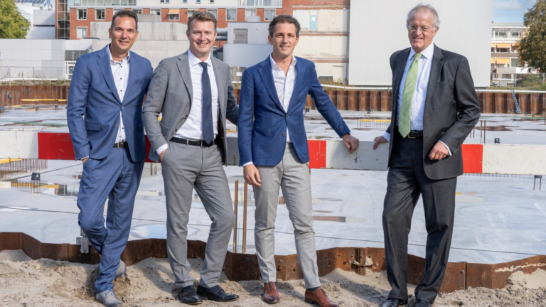 NWZ tekent met bouwpartijen voor nieuwe vleugel van ziekenhuis Alkmaar