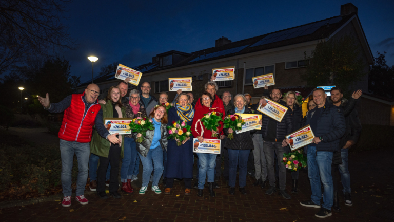 Inwoners Hulststraat in Noord-Scharwoude winnen samen 1 miljoen euro