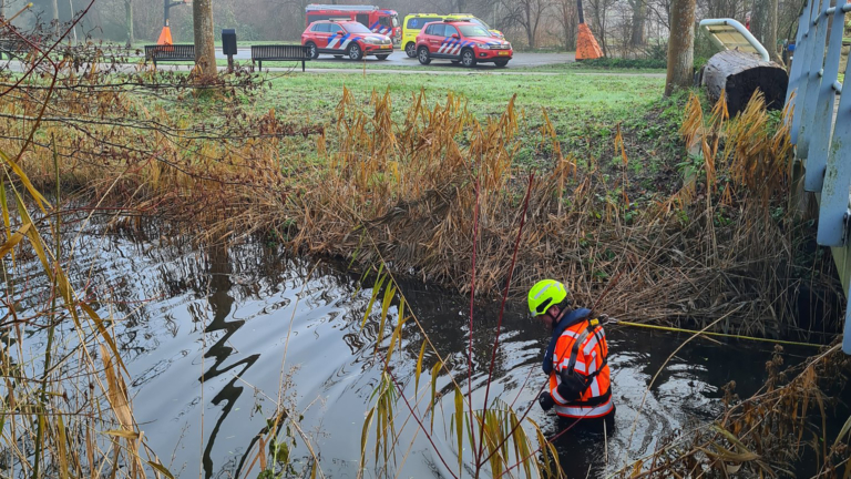 Gestolen fiets in sloot zorgt voor ophef in Alkmaarse park Rekerhout