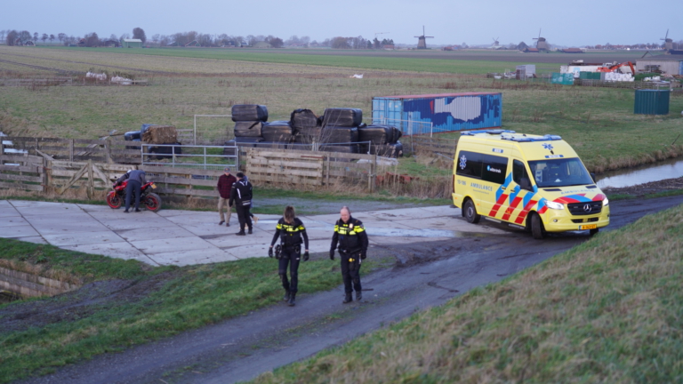 Eenzijdig ongeval maakt voortijdig einde aan motorrit over Molendijk in Grootschermer