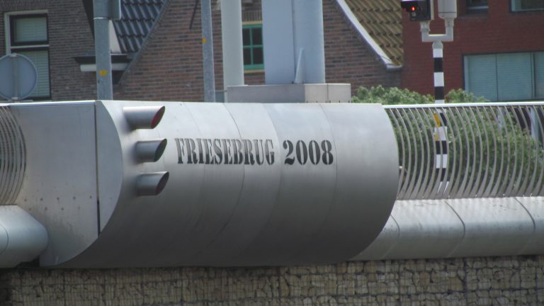 Verkeersinfarct door storing Friesebrug in Alkmaar