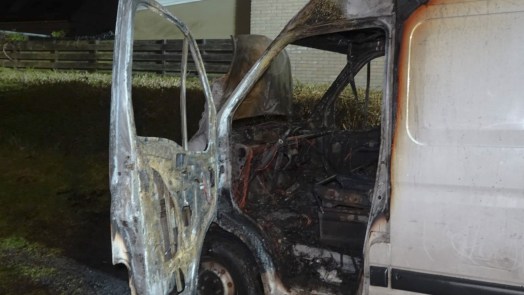 Bestelbus uitgebrand in Alkmaar: politie vermoedt opzet