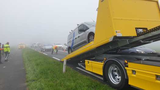 Dichte mist veroorzaakt ongeluk in Starnmeer; drie voertuigen betrokken bij kop-staartbotsing