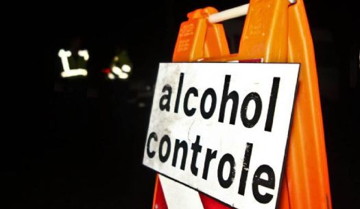 Dertien aanhoudingen bij nachtelijke alcoholcontroles in Alkmaar