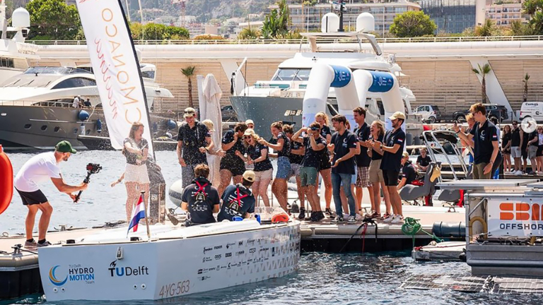 Melle Minten wint met TU Delft Hydro Motion Team prestigieuze botenrace in Monaco