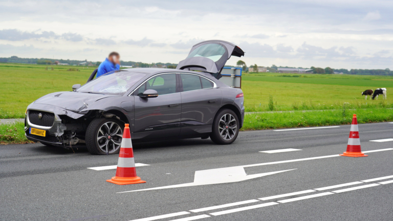 Veel blikschade bij eenzijdig ongeval op Hoeverweg in Egmond a/d Hoef