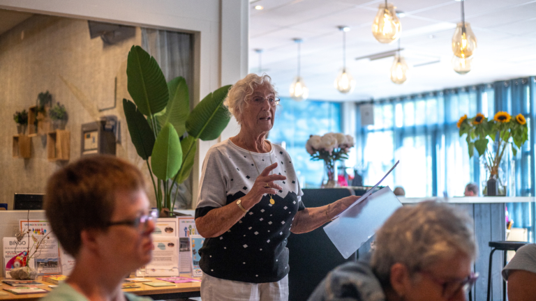 Heerhugowaardse schrijft gedicht over Dijk en Waard, burgemeester reageert enthousiast: “Dit is heel mooi”