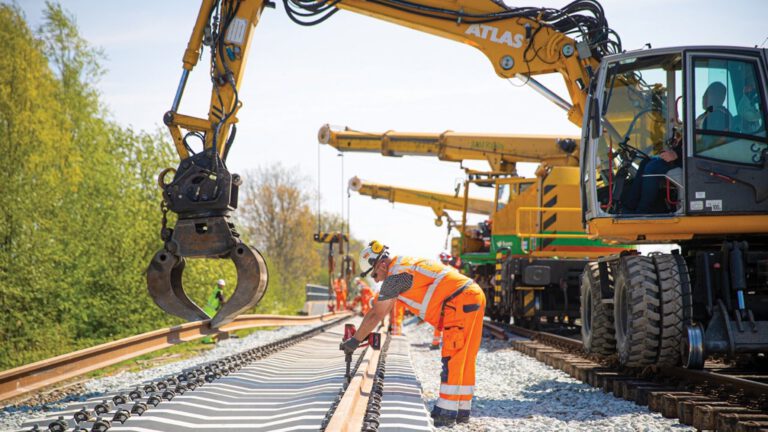 Prorail vervangt rails: overgang Helderseweg dicht van vrijdagochtend tot maandag
