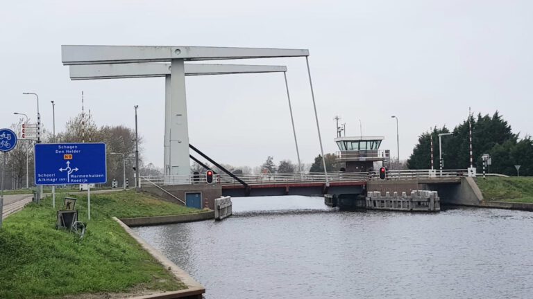 Verkeershinder bij onderhoud aan Schoorldammerbrug