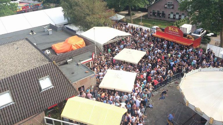 Dijk en Waard plant bewonersbijeenkomst per ongeluk tijdens populaire kermis