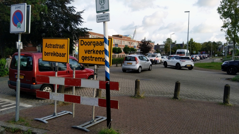 Verkeersinfarct in Oudorp door werkzaamheden Nieuwe Schermerweg