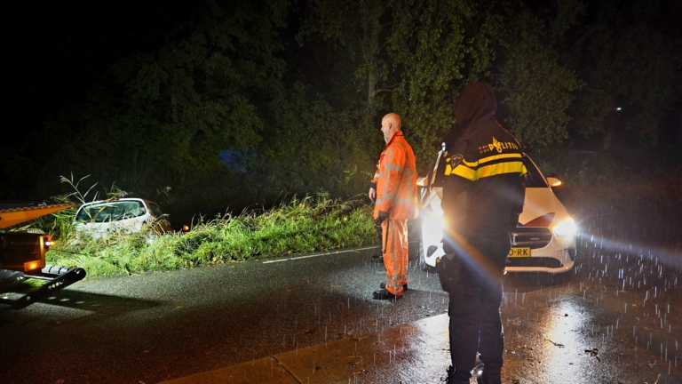 Auto raakt te water in Heerhugowaard