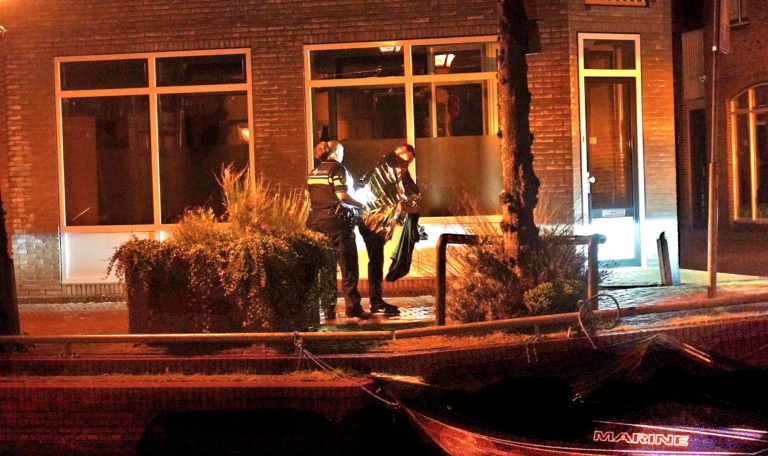 Man duikelt ‘s nachts Oudegracht in