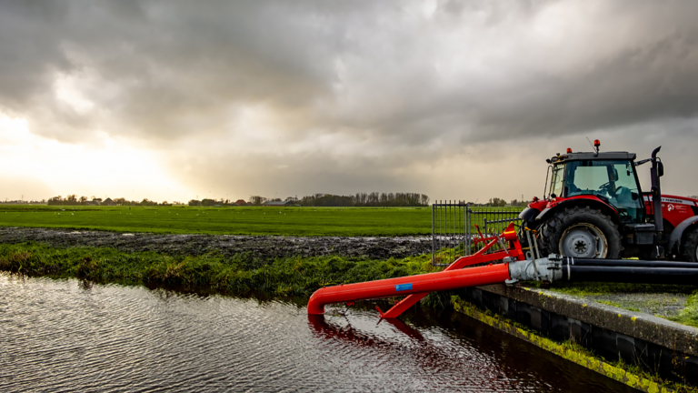 Waterpeil weer normaal, maar grond nog steeds zompig: “We houden de situatie in de gaten”