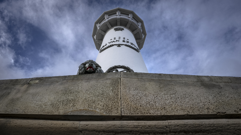 Het duurt en duurt met de vuurtoren van Derp: “Maar hij wordt aangepakt”