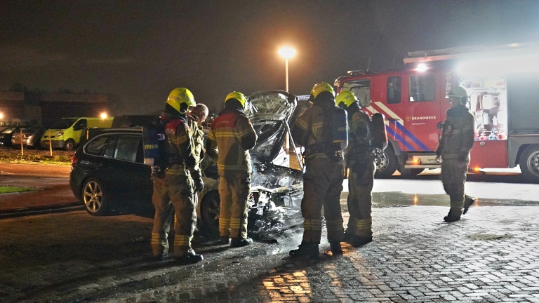 Nachtelijke autobrand in Heerhugowaard, auto gaat verloren