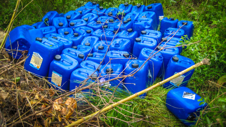 Chemisch afval gedumpt bij Het Maalwater: bodemsanering en onderzoek