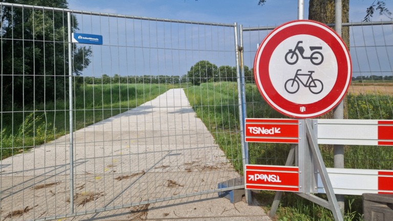 Veel frustratie over gesloten fietspad tussen Bergen en Alkmaar: “Het irriteert me al maanden”